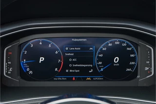 Volkswagen T-Roc Volkswagen T-Roc Cabrio 1.5 TSI R-Line ACC CarPlay Virtual Cockpit 18