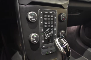 Volvo V40 Volvo V40 T3 153pk Polar+ Sport | Panodak | Camera | Keyless | Styling Kit - afbeelding nr 31