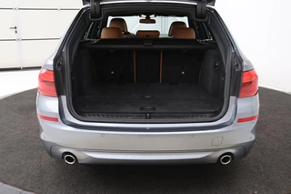 BMW 5 Serie BMW 5-serie 520i High Executive | Leder | 360 camera |  Stoelverwarming | DAB | Navigatie | Full LED | Sfeerverlichting | Parkeerhulp | Climate control | Cruise control - afbeelding nr 11