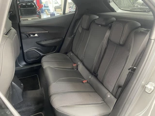 Peugeot 2008 Peugeot 2008 1.2 Hybrid 136PK GT Aut. Pano-Schuifdak, Adaptieve Cruise Contro - afbeelding nr 6