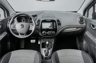 Renault Captur Renault Captur 1.3 TCe Intens 150PK Automaat Navi Trekhaak Cruise - afbeelding nr 2