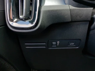 Volvo XC40 Volvo XC40 1.5 T3 157pk Momentum Business Pack Connect | Origineel NL | Navi | Clima | Adap. Cruise | Panorama Schuifdak | Led Koplampen | Pdc V+A+Camera | Rijstrook+Licht+Regensenor | 18''lm - afbeelding nr 22