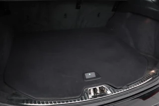 Volvo V60 Volvo V60 2.0 T3 R-Design | Dealer onderhouden |  Stoelverwarming | Xenon | Trekhaak | Navigatie | Leder/Alcantara | Parkeerhulp | Bluetooth | Cruise control - afbeelding nr 10