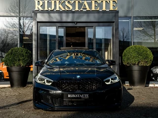 BMW 1 Serie BMW 1-serie M135i xDrive High Executive|PANO|MAXTON|19'' - afbeelding nr 2