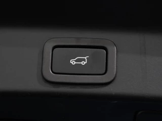 Jaguar F-PACE Jaguar F-PACE 5.0 V8 AWD SVR 551 pk Panorama dak | Meridian sound | Premium Pack | Light Pack | ACC | Leder | ADS |360 Camera - afbeelding nr 10