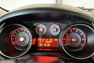 Fiat Punto Fiat Punto Evo 0.9 TwinAir Lounge [ NAP climate cruise LM ] - afbeelding nr 16