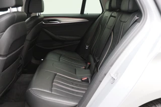 BMW 5 Serie BMW 5 Serie Touring 520i High Executive Leer, Head-Up, Elektrische Stoelen, Navigatie, Bluetooth, PDC, Trekhaak, 18'' - afbeelding nr 14