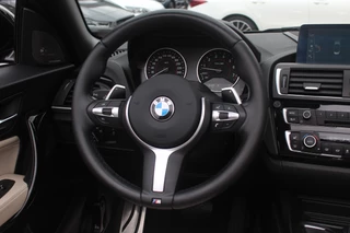 BMW 2 Serie BMW 2 Serie Cabrio M240i xDrive High Exe. M Sport / Camera / Leder / Harman Kardon / 18'' / Keyless / Navigatie / Stuurverwarming / DAB / Windscherm / Stoelverwarming / Cruise Control - afbeelding nr 19