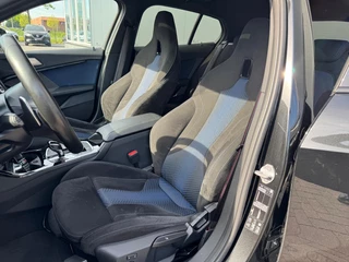 BMW 1 Serie BMW 1-serie M135i xDrive High Executive Pano/cam/Full! - afbeelding nr 9