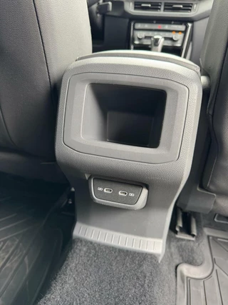 Volkswagen T-Cross Volkswagen T-Cross 1.5 TSI R-line DSG/Virtual/CarPlay/LED/18Inch/Stoelverw/Garantie/Climate - afbeelding nr 17