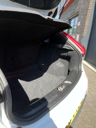 Volvo V40 Volvo V40 2.0 T4 R-Design automaat - afbeelding nr 18