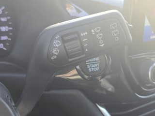 Ford Fiesta Ford Fiesta 1.0 EcoBoost Hybrid ST-Line X | Adaptive cruise control | Winter Pack | Dodehoeksensoren | Full-LED koplampen | Achteruitrijcamera | Draadloze telefoonlader | Privacy glass - afbeelding nr 22