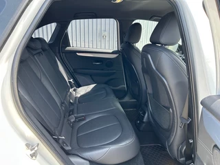 BMW 2 Serie BMW 2 Serie Active Tourer 225xe M Sport Shadow Leder Navi+ HUD Cruise E.klep NL-auto - afbeelding nr 4