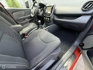 Renault Clio Renault Clio Estate 0.9 TCe Limited 2020 / Airco / Navigatie / Keyless entry / Dealeronderhouden NAP - afbeelding nr 11
