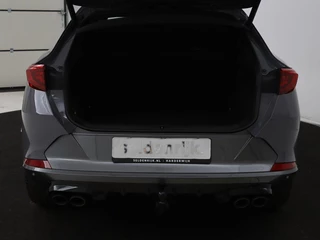 CUPRA Formentor CUPRA Formentor 2.0 TSI VZ | 310pk | Panoramadak | Leder |  Trekhaak | Stoel & stuurverwarming | Carplay | Adaptive cruise | Camera | Keyless | Full LED | Sportstoelen - afbeelding nr 11
