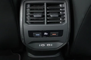SEAT Leon SEAT Leon 1.0 TSI FR Launch Edition | Carplay |  Stoel & stuurverwarming | Adaptive cruise | Camera | Full LED | Keyless | Navigatie | Park Assist - afbeelding nr 25