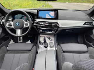 BMW 5 Serie BMW 5-serie Touring 530e 292PK M Sport Panodak Laserled HUD Harman Kardon 360