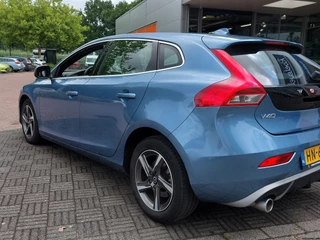 Volvo V40 Volvo V40 2.0 D2 R-Design Business | Origineel NL | Navi | Bi-Xenon | Clima | Cruise | Leder+Alcantara | Stoelverwarming | Pdc | Licht+Regensensor | 16''lm | Voorruitverwarming - afbeelding nr 34