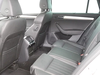 Škoda Superb Skoda Superb 1.4 TSI iV Laurin & Klement | Panoramadak | Leder | Stoelventilatie | Adaptive cruise | Canton Sound | Memory | 360 camera | Trekhaak | Standkachel | Keyless | Virtual Cockpit | PHEV - afbeelding nr 8
