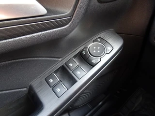 Ford Kuga Ford Kuga 2.5 PHEV ST-Line X met Panodak en AGR Stoelen - afbeelding nr 17