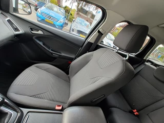Ford Focus Ford Focus Wagon 1.0 TITANIUM Voorruitverwarming | Keyless | Cruise - afbeelding nr 23