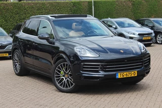 Porsche Cayenne Porsche Cayenne 3.0 E-Hybrid / Panoramadak / 360Camera / Luchtvering / 21'' / Softclose / Keyless / Sportchrono / Stuurverwarming / Stuurverwarming / DAB / Stoelverwarming / ACC - afbeelding nr 34