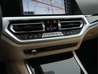 BMW 3 Serie BMW 3 Serie Touring 330i High Executive Edition Sport-Pack Aut. *VERNASCA-FULL-LEATHER | DIGI-COCKPIT | FULL-LED | SPORT-SEATS | HIFI-SOUND | AMBIENT-LIGHT | HEATED-SEATS | DAB | NAVI-FULLMAP | ECC | CARPLAY | PDC | CRUISE | 18