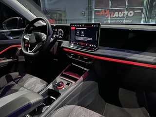 Volkswagen Tiguan Volkswagen Tiguan 1.5 eTSI Life Edition *WinterPack*LEDPlus*Keyless*PrivGlass* - afbeelding nr 20