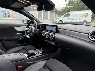 Mercedes-Benz CLA Mercedes-Benz CLA-klasse Shooting Brake 200 Aut. Sol AMG Sport | Panorama | Sfeer Verl. | Navi | Camera | - afbeelding nr 13