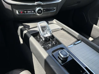 Volvo XC60 Volvo XC60 2.0 T8 Plug-in hybrid AWD Plus Dark | Harman/Kardon | Memory Seats | Climate Pack | 360 Camera | - afbeelding nr 17
