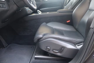 Volvo XC60 Volvo XC60 2.0 B4 Inscript. | Geen import | Schuifdak | Leer | Camera - afbeelding nr 17