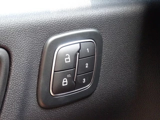 Ford Kuga Ford Kuga 2.5 PHEV ST-Line X met Panodak en AGR Stoelen - afbeelding nr 16