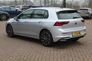 Volkswagen Golf Volkswagen Golf 1.5 eTSI Style / Camera / Head-up / Virtual Cockpit / Leder&Alcantara / 17'' / Keyless / ACC / DAB / Full LED / Stoelverwarming - afbeelding nr 3