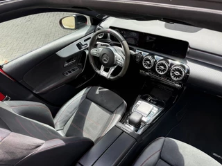 Mercedes-Benz A-Klasse Mercedes-Benz A-klasse AMG 35 4MATIC Edition 1|Pano|Burmester|Milltek|Sfeer|Hemelverlichting - afbeelding nr 18