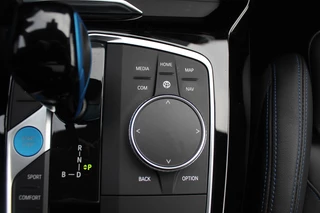 BMW iX3 BMW iX3 High Executive 80 kWh / SoH 99% / Trekhaak / Panoramadak / 360Camera / Head-up / 20'' / Leder / Harman Kardon / Sfeerverlichting / Dodehoek / DAB / Stoelverwarming / ACC - afbeelding nr 29