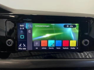 Volkswagen Golf Volkswagen Golf 1.5 eTSI Style Airco ECC Carplay Navi Adaptive Crusie Control Massagestoel AGR Ambiente verlichting - afbeelding nr 27
