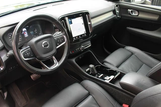 Volvo XC40 Volvo XC40 T4 Recharge R-Design | Parkeercamera | Stoelverwarming | Leder | Trekhaak | Glossy Black | Keyless - afbeelding nr 18