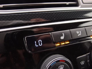 Volkswagen Caddy AUTOMAAT / TREKHAAK / XENON / CAMERA / CARPLAY / STOELVERW / NAVI / CLIMA / PDC - afbeelding nr 34