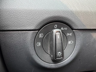 Škoda Octavia Škoda Octavia Combi 1.6 TDI Greentech Clever Edition Lichtmetalen velgen/Cruise Control/Parkeersensoren - afbeelding nr 17