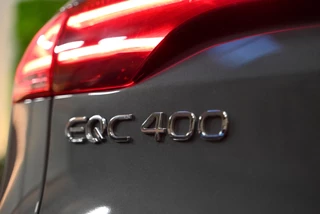 Mercedes-Benz EQC Mercedes-Benz EQC 400 4MATIC Premium Plus 80 kWh AMG - Memory - Distronic - Schuifdak - Keyless Entry - HUD - Ambiance Verlichting - afbeelding nr 44