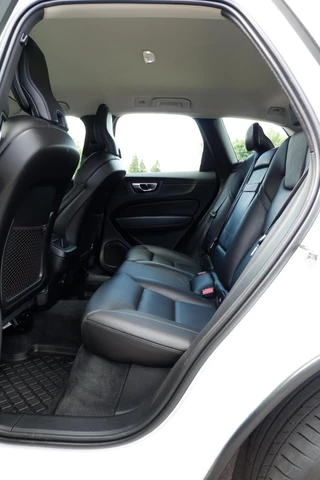 Volvo XC60 Volvo XC60 2.0 D4 190PK GEARTRONIC8 MOMENTUM PRO STYLING PACK | CAMERA | BLIS | LEDER - afbeelding nr 27