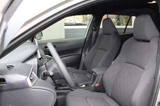 Toyota Corolla Cross Toyota Corolla Cross 1.8 HEV 200pk Teamplayer Winter / Tech / BSM / PDC / NAVI - afbeelding nr 14