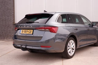 Škoda Octavia Škoda Octavia Combi 1.5 e-TSI Business Edition Plus | Trekhaak | Head-Up | Carplay | LED | Sfeerverl. | Camera | Memory - afbeelding nr 26