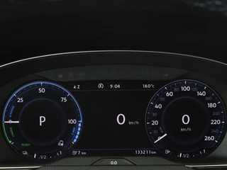 Volkswagen Passat Volkswagen Passat 1.4 TSI GTE | Panoramadak | Stoelverwarming |  Trekhaak | Adaptive cruise | Camera | Carplay | Leder/Alcantara | Full LED | Virtual Cockpit - afbeelding nr 34