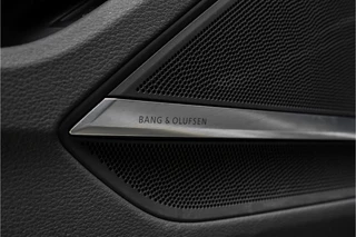 Audi A8 Audi A8 55 TFSI Quattro ProLine Plus B&O Matrix Schuifdak 4Wielsturing 20
