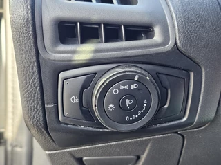 Ford Focus Ford Focus 1.0 Trend Edition Airco | Bluetooth | Navigatie | PDC achter | Multifunctioneel stuurwiel | Nette auto! - afbeelding nr 12