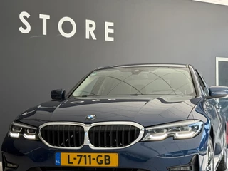 BMW 3 Serie BMW 3-serie 320i BNS Edit Navi|Sportstoelen|Apple Carplay|Dealer Onderhouden - afbeelding nr 2