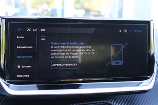 Peugeot 2008 Peugeot 2008 1.2 Hybrid 136PK AUTOMAAT ALLURE | NIEUWE AUTO! | KEYLESS ENTRY/START | PARKEERSENSOREN VOOR + ACHTER | 17