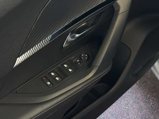 Peugeot 2008 Peugeot 2008 1.2 130PK ✅NW MODEL✅ ALLURE BLACK EDIT. BLINDSPOT CARPLAY NAVI LED VIR.COCKPIT 360.CAMERA ADAP.CRUISE KEYLESS STOELVERW. 2024 - afbeelding nr 16