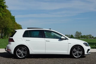 Volkswagen Golf Volkswagen Golf 7.5 R-line PANORAMA TREKHAAK VIRTUAL PDC - afbeelding nr 14